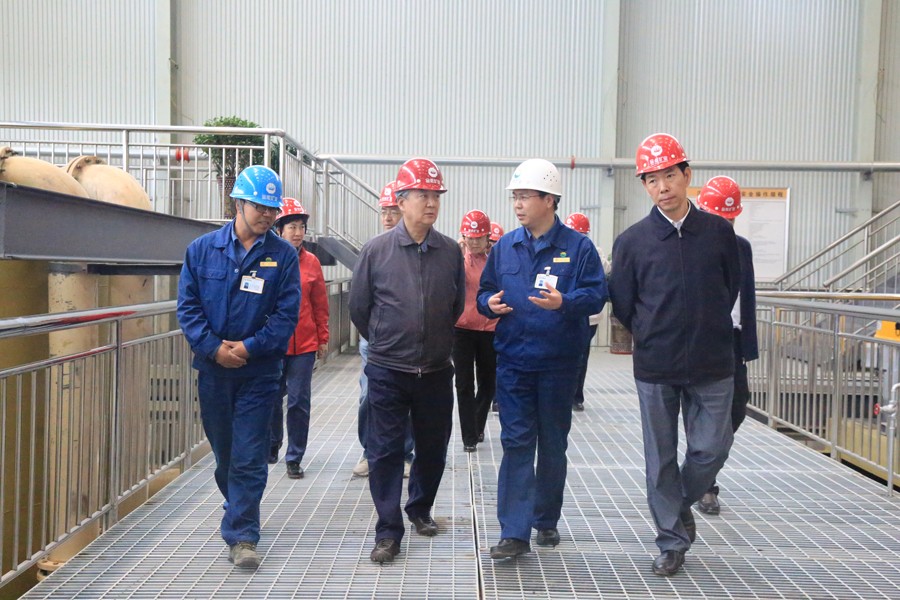 20-2016年5月，國(guó)家水利部原副部長(zhǎng)朱登銓一行蒞臨金徽股份調(diào)研項(xiàng)目建設(shè)工作。.jpg