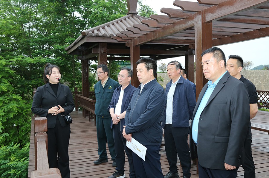 40-2023年6月，省生態(tài)環(huán)境廳副廳長(zhǎng)劉文璽蒞臨金徽股份調(diào)研.jpg