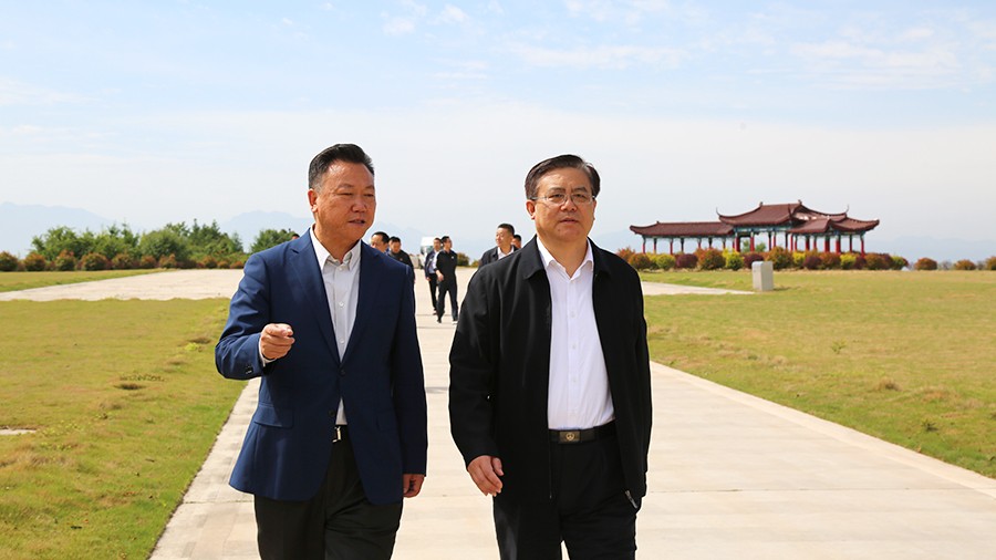 30-2021年5月，省人民檢察院黨組書記、檢察長(zhǎng)朱玉蒞臨金徽股份調(diào)研綠色礦山建設(shè)工作。.jpg