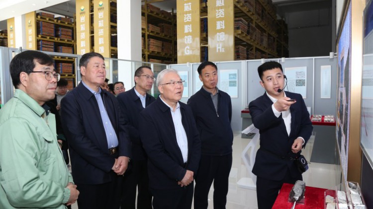 全國政協(xié)常委、省政協(xié)副主席尚勛武蒞臨金徽股份調(diào)研綠色礦山建設工作